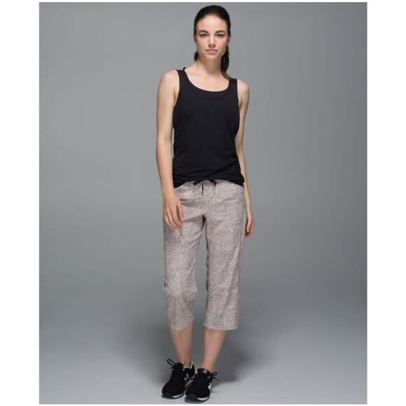 lululemon athletica Pants - Lululemon womens Step Lively Crop printed black cream pants size 4